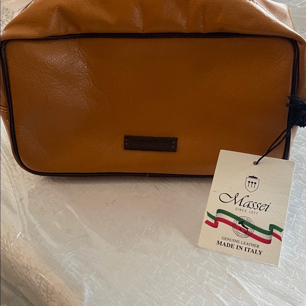 Massei leather toiletry bag